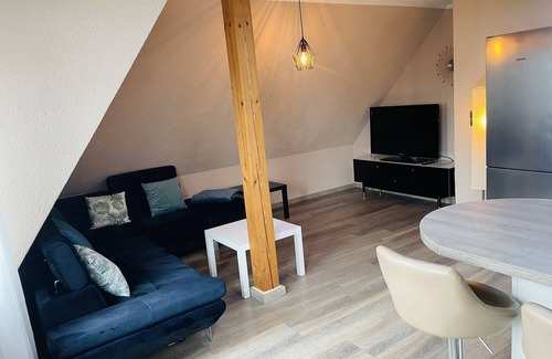 Bad Oeynhausen Apartment | EasyStay#3 Cozy vacation apartment near the clinic with box spring bed & Netflix