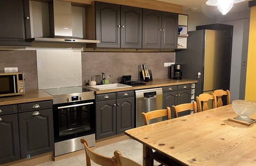 Feuguerolles-Bully Bed & Breakfast | Eco Gîte La Velogirouette, Pour se Retrouver en Famille ou Entre Amis !