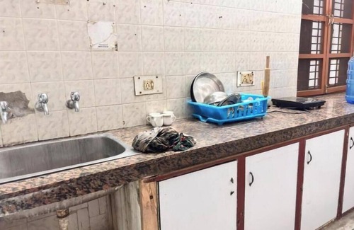 Allahabad Apartment | Economy Double Room