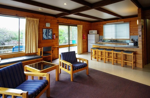 Coles Bay Hotel | Edge of the Bay