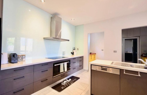 Maribyrnong House | Edgewater Rivera Entire 4 Bedroom 2 Story Family Friendly House