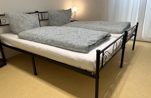 Bensdorf House | Ehemalige Einrichtung als Ferienwohnung Verfügbar. Barrierefreie Unterkunft