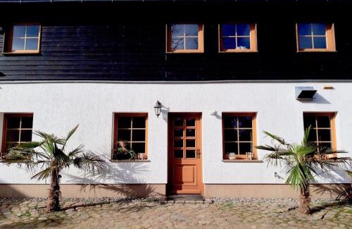 Schonfeld Apartment | Ein Bett im Kornfeld - Haus Fernweh - Innenpool