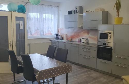 Eisenhuettenstadt Apartment | Einraum-Ferienwohnung 46m2 Eisenhüttenstadt-Diehlo