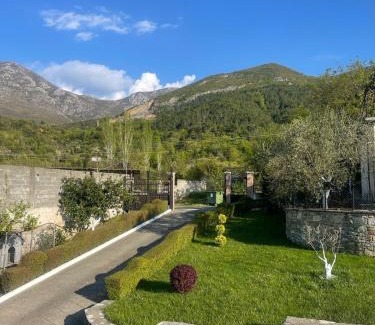 Sakës Cabin | Ejlli Villa