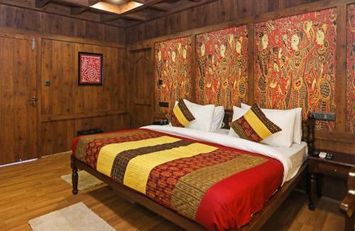 Rajpipla Boat Rental | Ekta Houseboat Statue Of Unity Kevadia