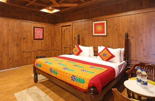 Rajpipla Boat Rental | Ekta Houseboat Statue Of Unity Kevadia