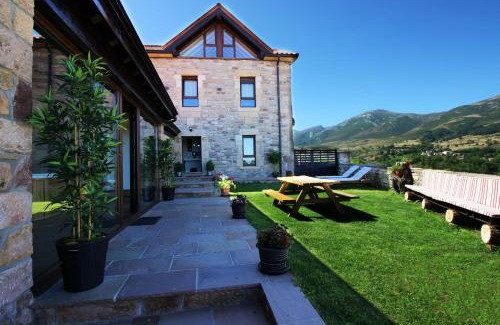 Hermandad de Campoo de Suso Apartment | El Balcon De La Lomba