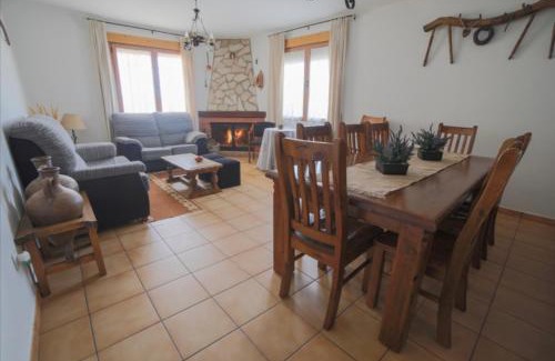 Horcajada de la Torre House | El Capricho de Horcajada