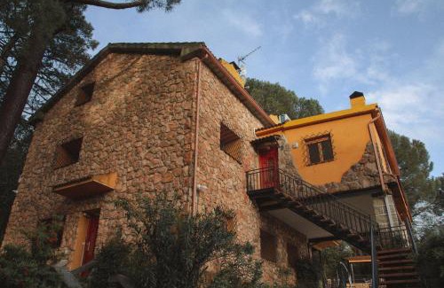 Sotillo de la Adrada Apartment | 'El Mirador de Sotillo', un Oasis de Confort con Piscina y Jacuzzis