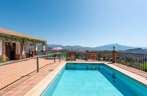 Comares Ski Chalet | El Mirador del Abuelo