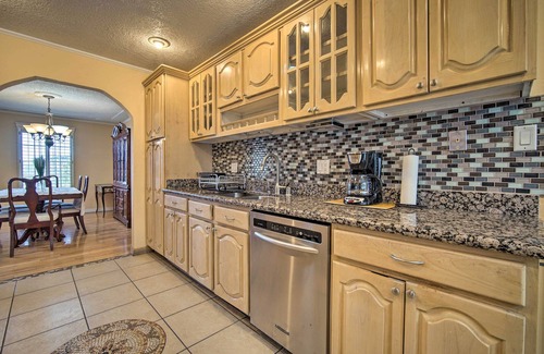 El Paso House | El Paso Home w/BBQ Grill - 4 Mi to Sunland Park!