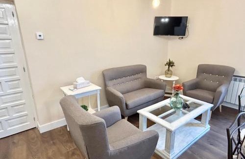 Avila Apartment | el piso del patio chico