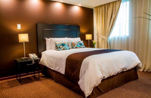 Santiago de Surco Hotel | El Polo Hotel & Suites