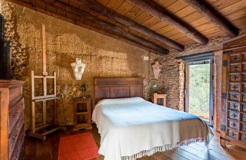 Valdelarco House | El Risco del Lomero, chimenea 4 Huesp max