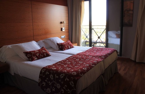 Calderon Hotel | El Tollo Hotel