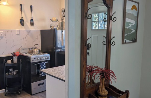 Saint Marys Allen County House | El Verde Escape