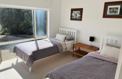 Waterhouse House | Elandra House - WiFi pet friendly outside