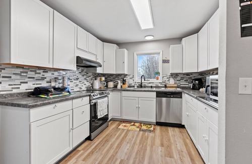 Anchorage House | Elegance &Ease Luxury Home 3-bedroom house in Anchorage with WiFi access