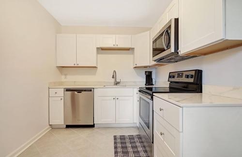 Midtown Apartment | Elegance Prime 2BR Pet OK