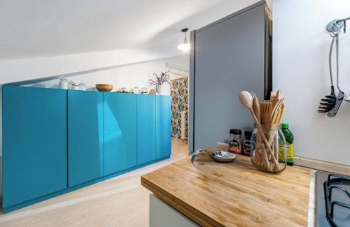Rione III Colonna Apartment | Elegant 17th-Century Apartment in the Heart of Romen