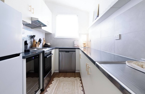 Invermay House | Elegant 2-Bedroom Home with Curated Decor & Outdoor Entertaining