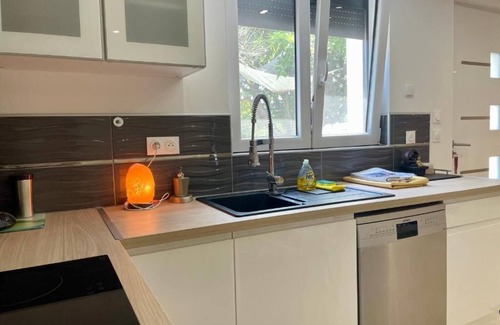 Castelnaudary Apartment | Elegant 2-Bedroom Apartment with Sauna & Private Garden – Le Havre d’Athéna