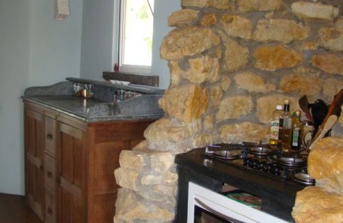 Marau House | Elegant 2nd floor house ocean front, secluded beach and fresh water lake