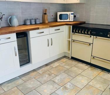 Warminster House | Elegant 3BD Edwardian Home Warminster