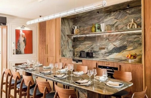 Marais Apartment | Elegant 6-Bedroom Apartment on Rue des Archives with A/C