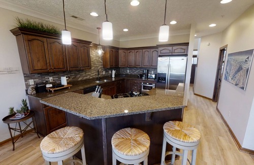 Snowshoe House | Elegant 6BR Retreat in Black Bear Crossing by RedAwning