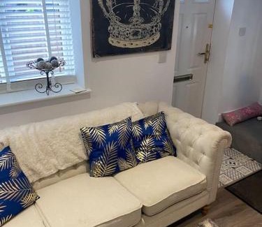 Alcester Apartment | Elegant home near Stratford upon avon