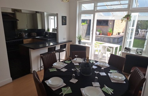 Streatham House | Elegant Home SW16 Near Station Views Flexible Beds