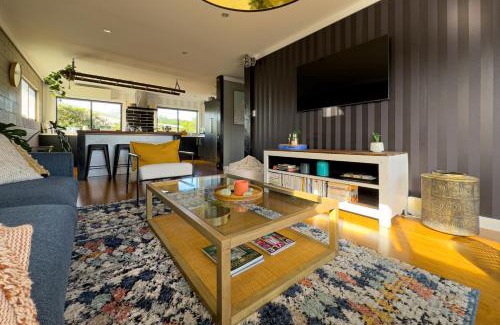 Northcote House | Elegant House Where you Call it Home in Northcote
