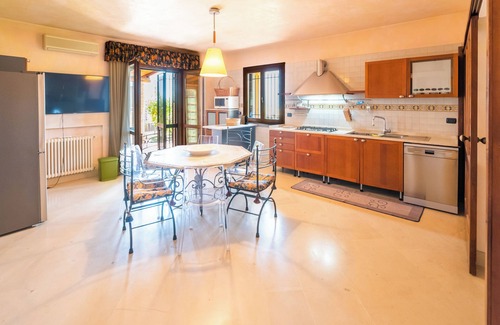 Pedara Villa | Elegant, in the town centre, private swimming pool, football pitch