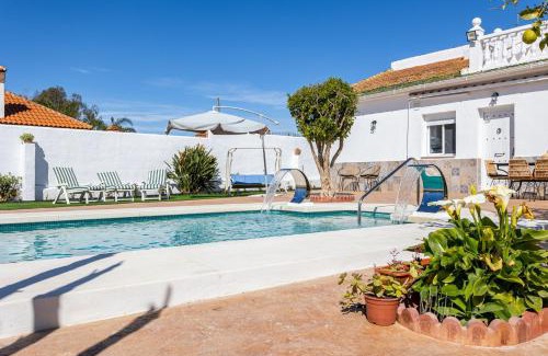 Valle del Guadalhorce Villa | Elegant Villa in Malaga with Private Pool