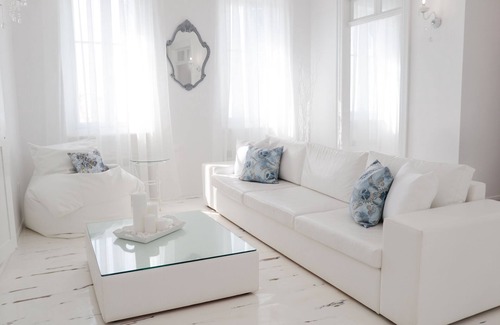 Ioulida House | Elegant White, in the heart of Ioulida on the island of Kea