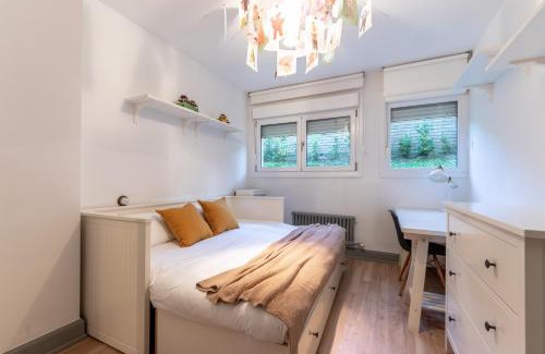 Getxo Apartment | Elegante diseño junto a la playa con piscina