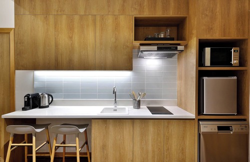 Al Mankhool Hotel | Element Al Mina, Dubai