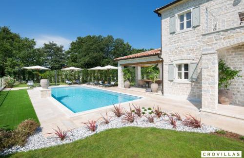 Korenici Villa | Elena