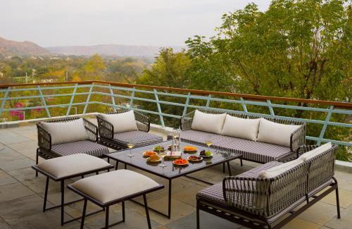 Bedla Villa | ELIVAAS Festiva Mansion - 3BHK with Pvt Pool, Garden & Scenic Views