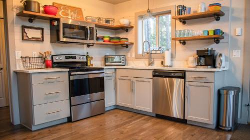 Coram House | Elk Street Retreat - Private Home near Glacier Park, Pet Friendly!