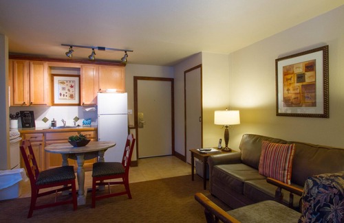 Sun Valley House | Elkhorn Village