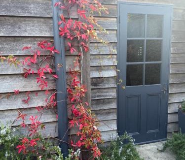 Oatlands Bed & Breakfast | Elm Cottage Barn