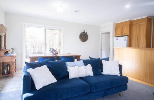 Ballarat East House | Elva On Victoria - 2-br Victorian Home Near Shops