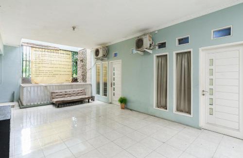 Kalimalang Hotel | Elza House near Kalimalang RedPartner