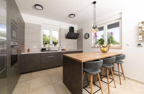 Risika Villa | Ema Luxury Villa