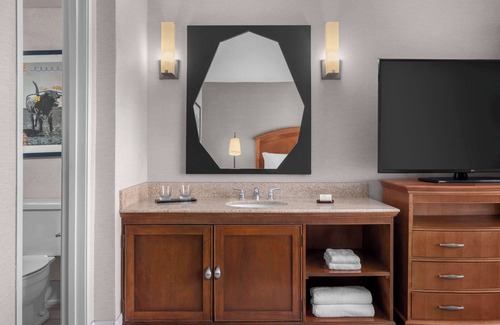 El Paso Hotel | Embassy Suites by Hilton El Paso