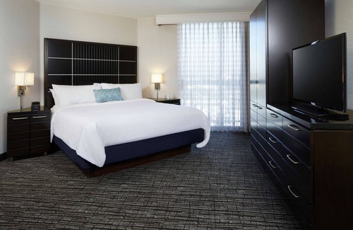 Los Angeles Hotel | Embassy Suites by Hilton Los Angeles International Airport North