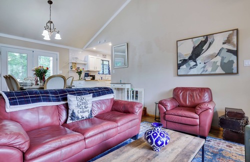 Long Pond House | Emerald Escape – Lake, Theater, Game Room & More!